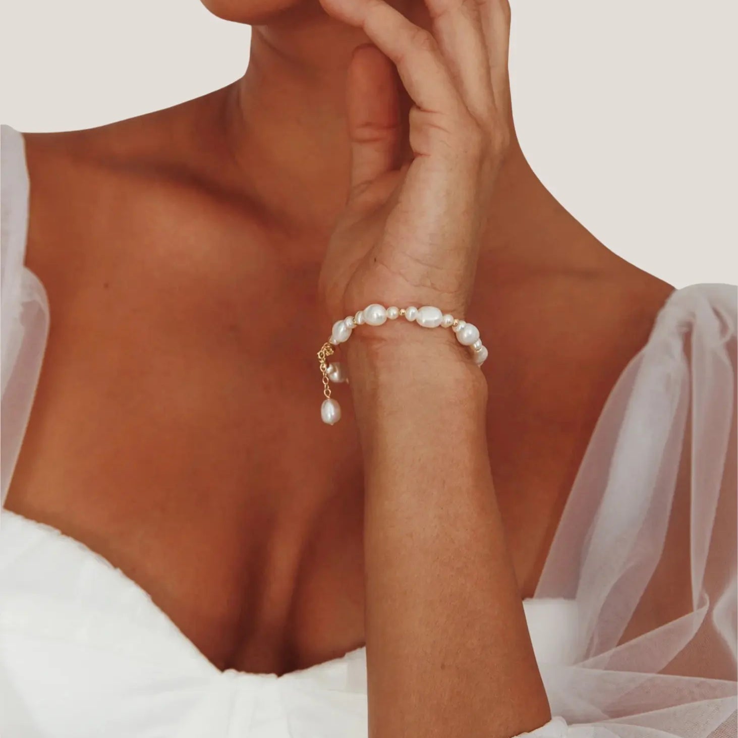 Chantel-Baroque-Pearl-Gold-Bead-Bracelet-1.webp