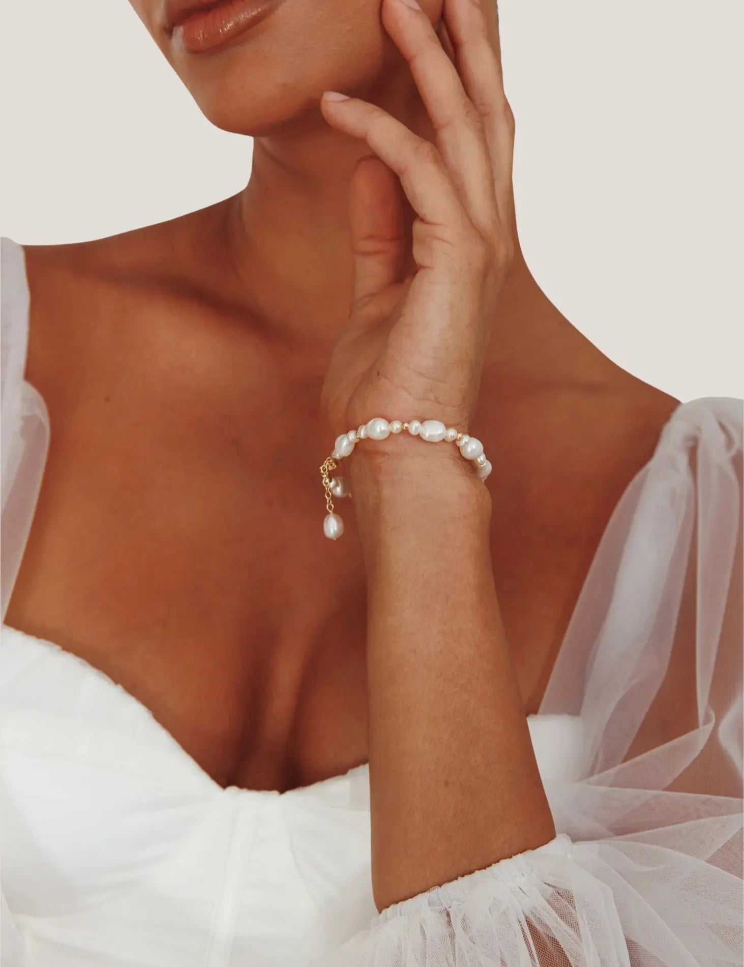 Chantel-Baroque-Pearl-Gold-Bead-Bracelet-1.webp