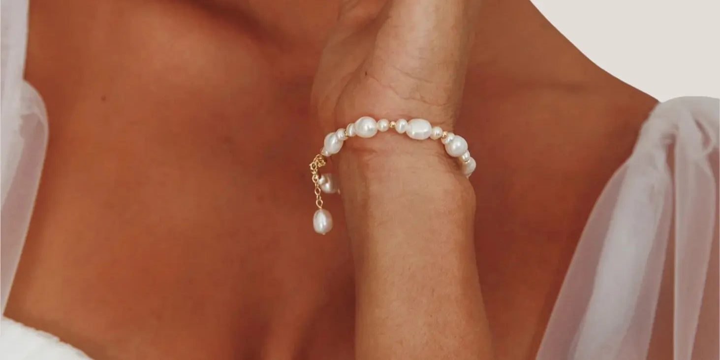 Chantel-Baroque-Pearl-Gold-Bead-Bracelet-1.webp