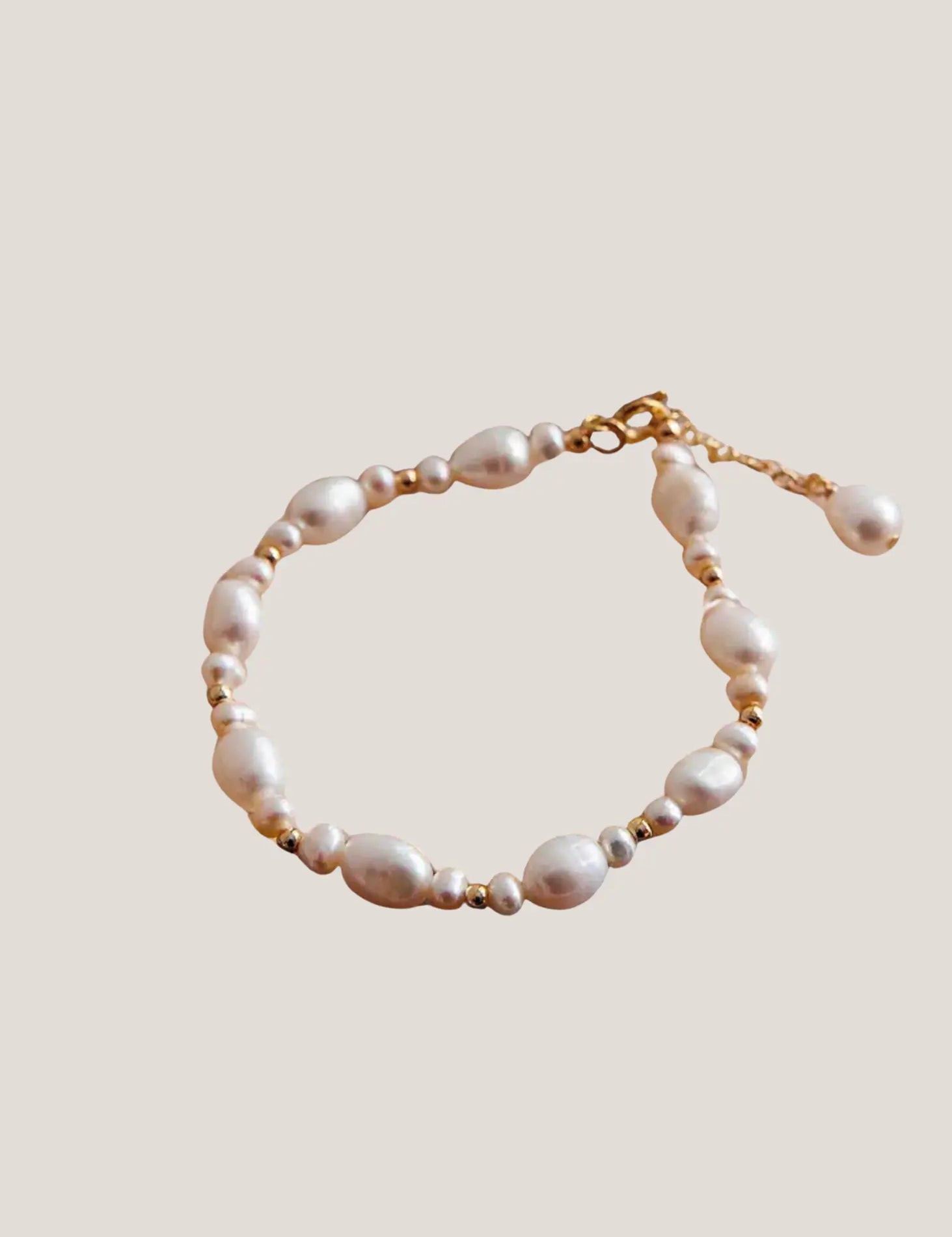 Chantel-Baroque-Pearl-Gold-Bead-Bracelet-2.webp