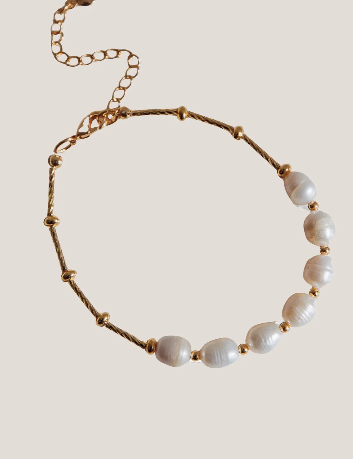 Heartbeat-Freshwater-Pearl-Beaded-Chain-Bracelet-Gold-3.webp